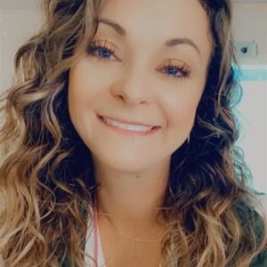 Meet your Posher, Abbey